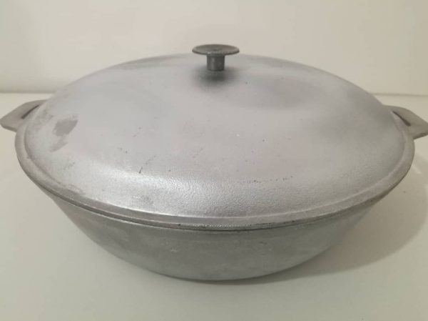 تابه چدن روسی 27 با درب